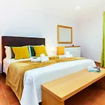Oliveira - Piscina Aquecivel, Jacuzzi E Bbq, *
