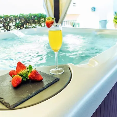 Oliveira - Piscina Aquecível, Jacuzzi E Bbq, Villa Armação de Pêra