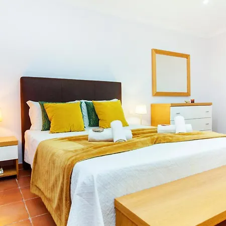 Oliveira By Algarve Vacation * Armação de Pêra