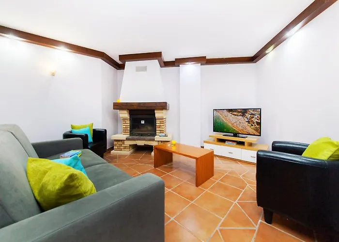 Oliveira By Algarve Vacation * Armação de Pêra