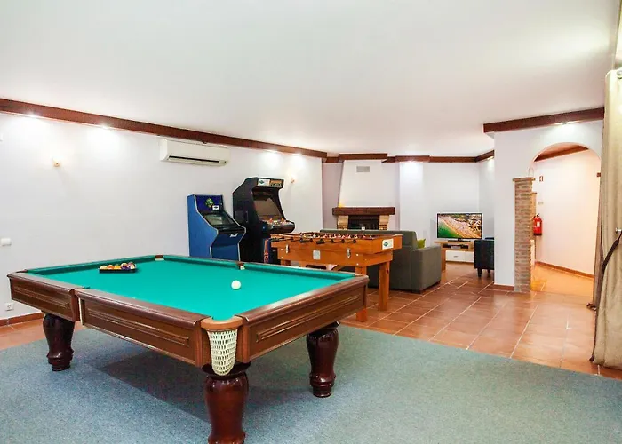 Oliveira By Algarve Vacation Villa